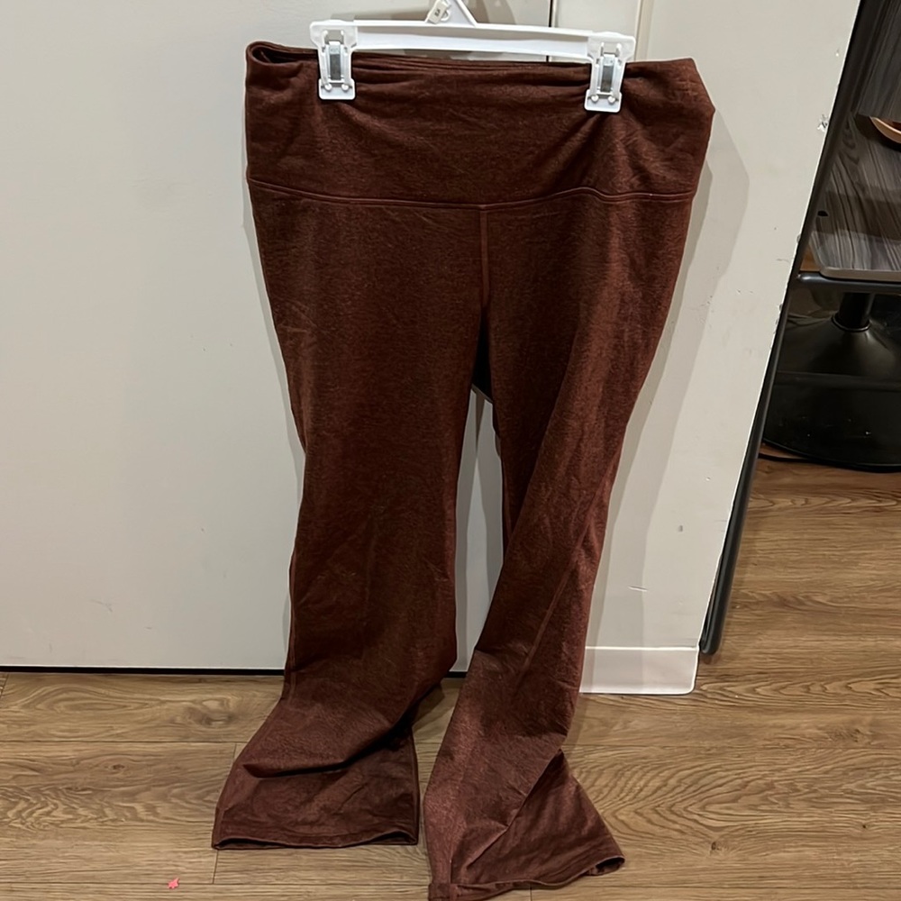 Gap fit active flare pants!